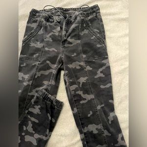 American eagle pants size 8